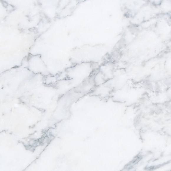 Meet your Posher, Adriana - Picture 1 of 1